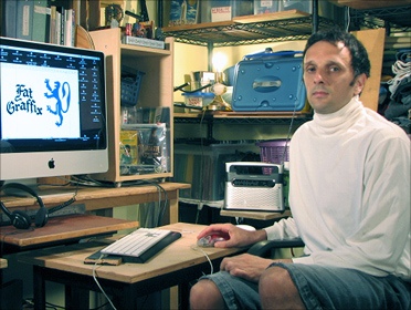 Fatgraffix at the Computer